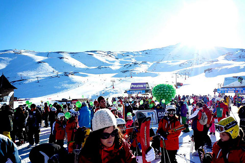 the i-escape blog / Why to choose Spain’s Sierra Nevada for your next ski holiday / skiers