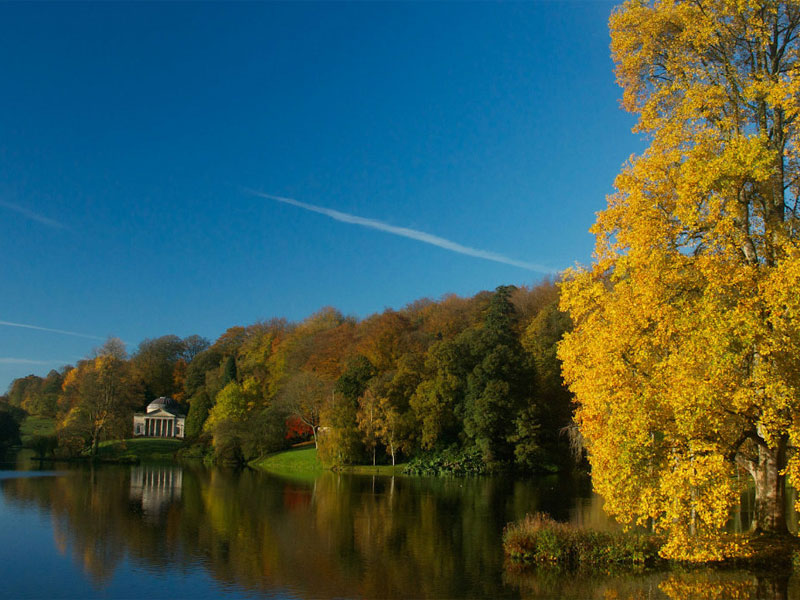 The i-escape blog / The 6 best places to see Britain's autumn colours / Stourhead - copyright National Trust