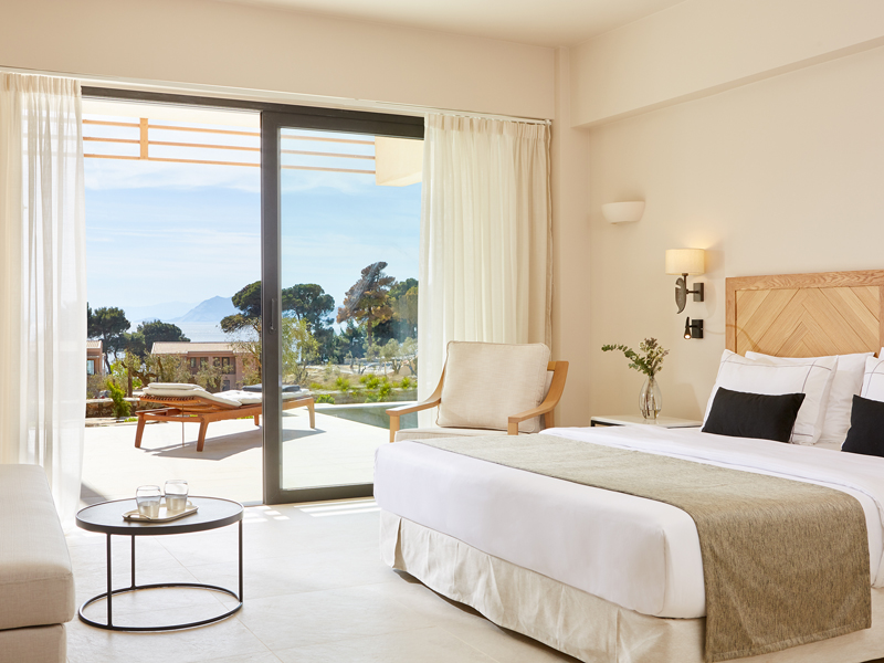 The i-escape blog / 10 spoiling hotels for Mother's Day / Elivi Skiathos