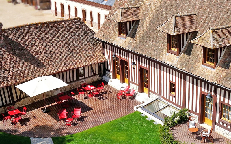 The i-escape blog / Summer in France: 8 secret family-friendly hideaways / Manoir de Surville