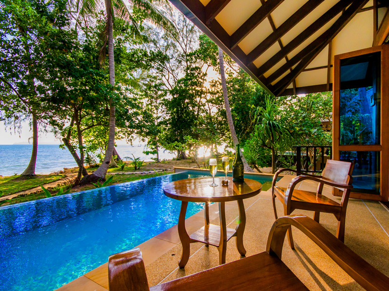 the i-escape blog / Amazing Asian islands for Christmas / Koh Jum Beach Villas