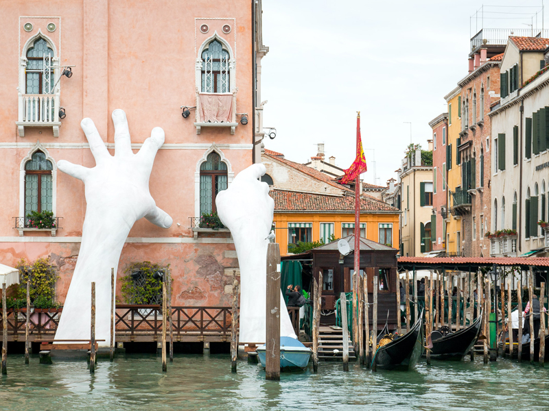 the i-escape blog / Autumn city breaks in Europe for every type of traveller / Art installation in Venice 